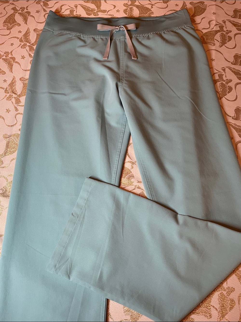 Figs Women's Straight Leg Scrub Pants in Seafoam